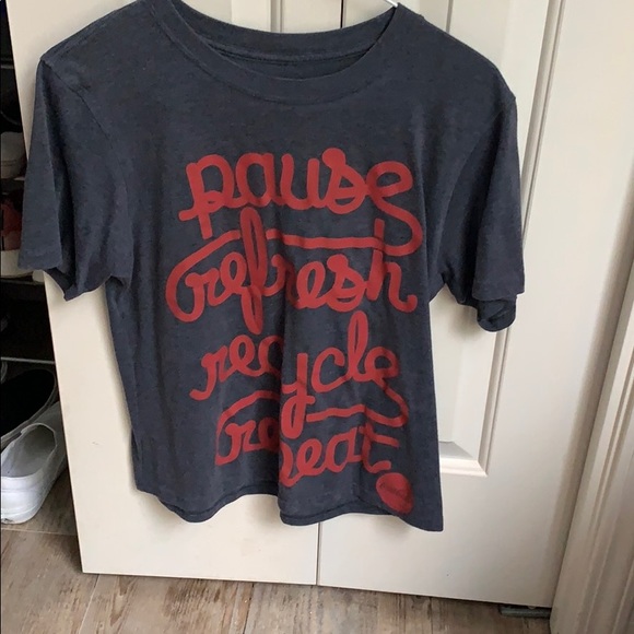 t-shirt - Picture 1 of 2